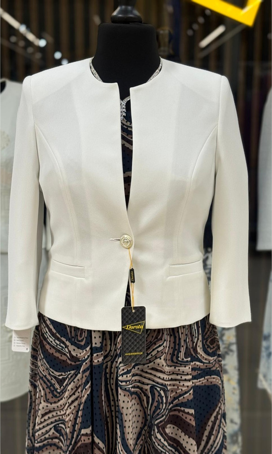 Ecru krótki gładki żakiet 42-52