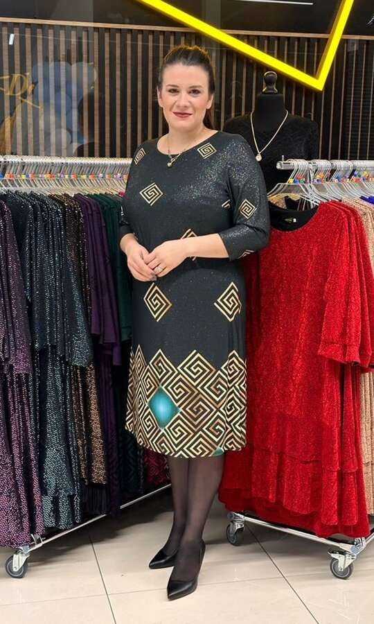 Sukienka dzianinowa trapezowa czarna grecki z oczkiem glitter 42-52